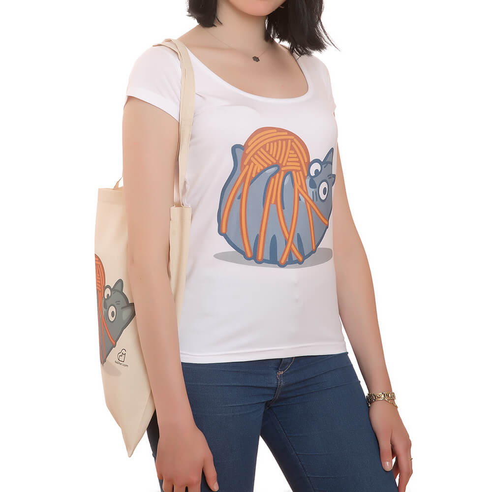 yumaga-dolanan-kedili-t-shirt Yumaklı Kedili T-Shirt