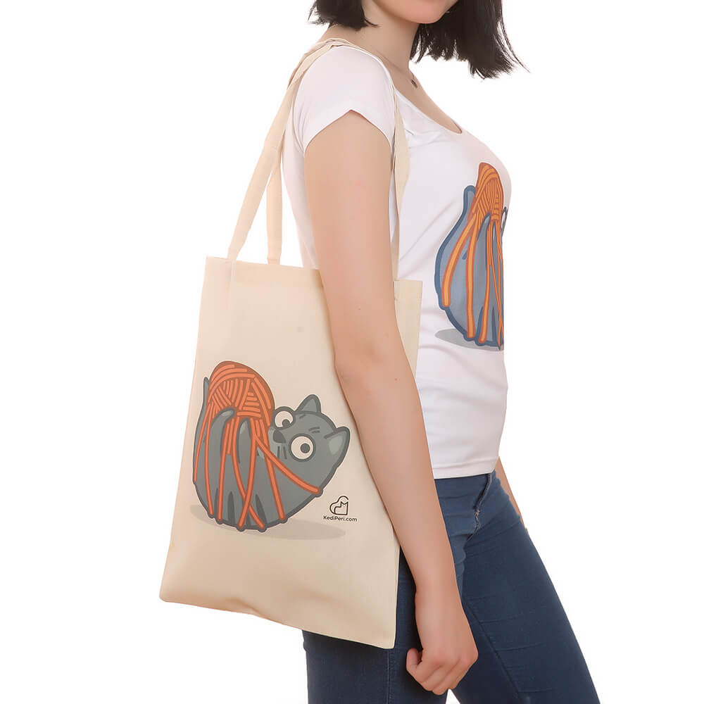 yumaga-dolanan-kedili-t-shirt2 Yumaklı Kedili T-Shirt